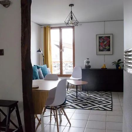Charming 900m From The Place Des Vosges Apartment Paris